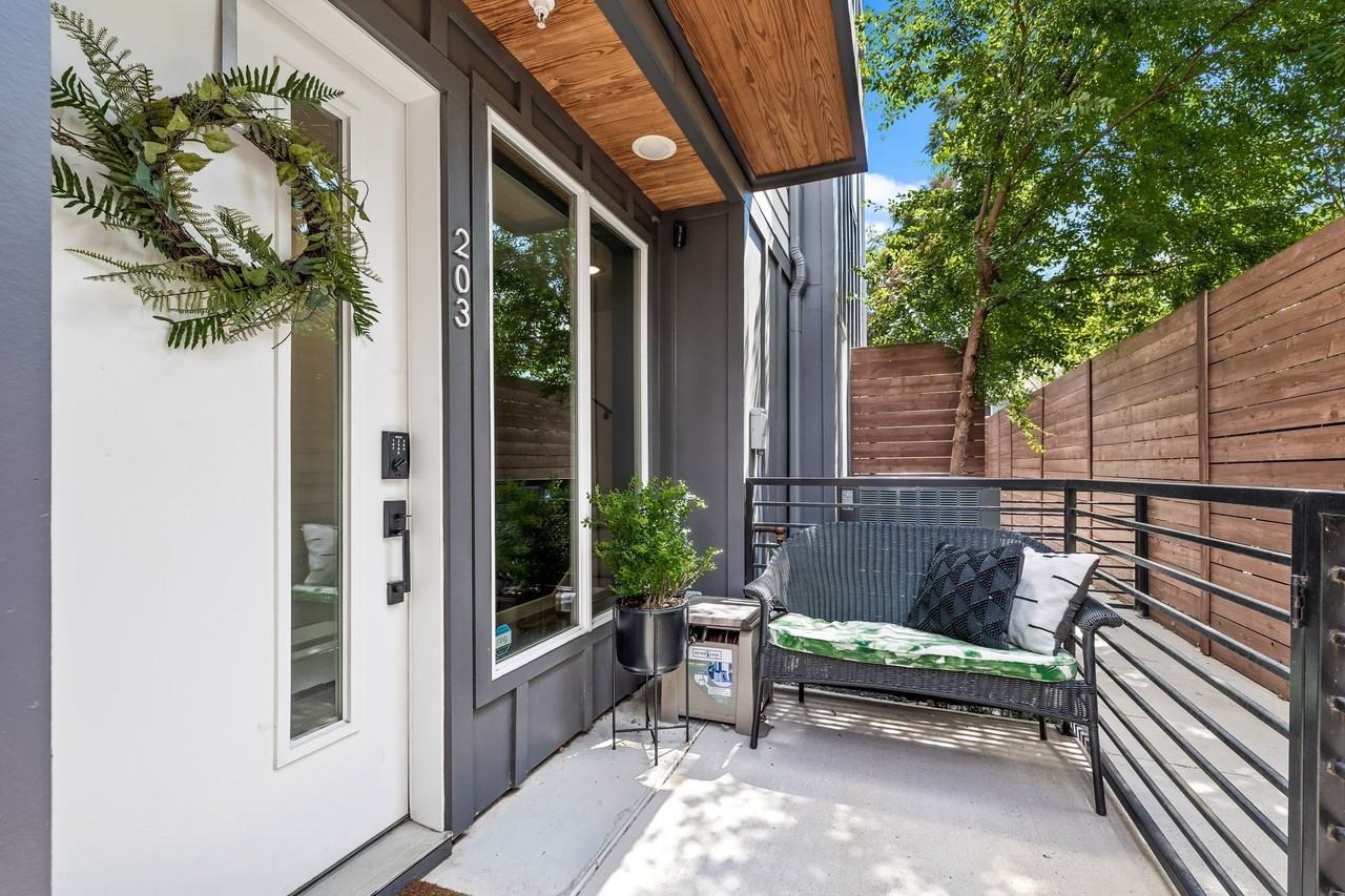 1507 N Garrett Ave #203