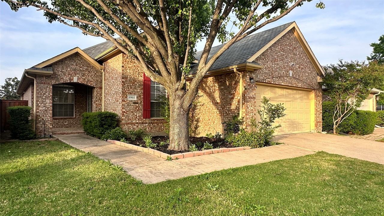 8905 Edinburgh Ln - Photo 2 of 33