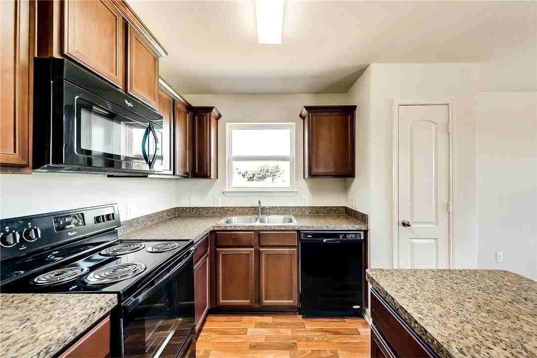 1810 Clegg St - Photo 6 of 14