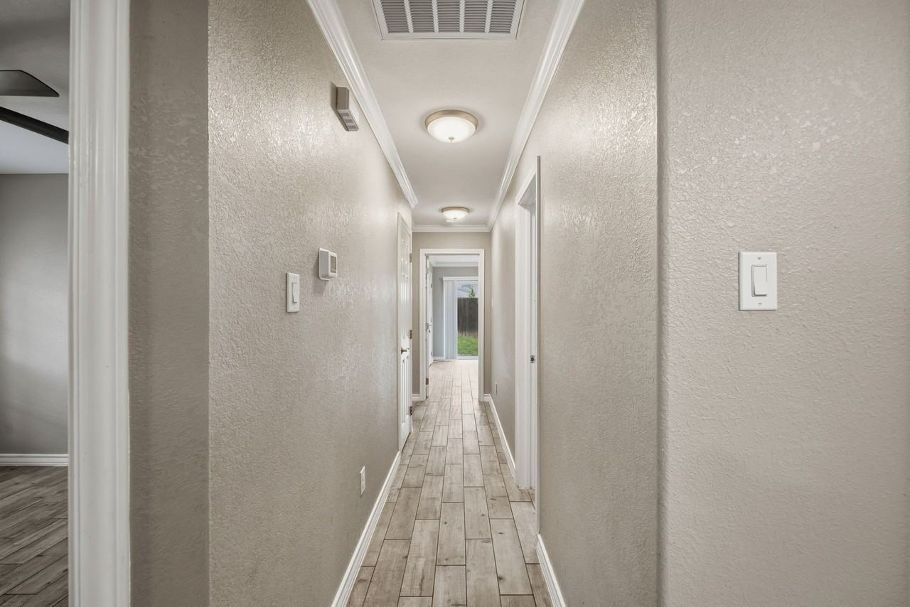 521 Gilcrease - Photo 7 of 15