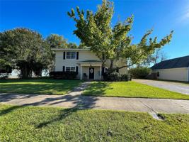 featured image of 1016 W Gandy St #4