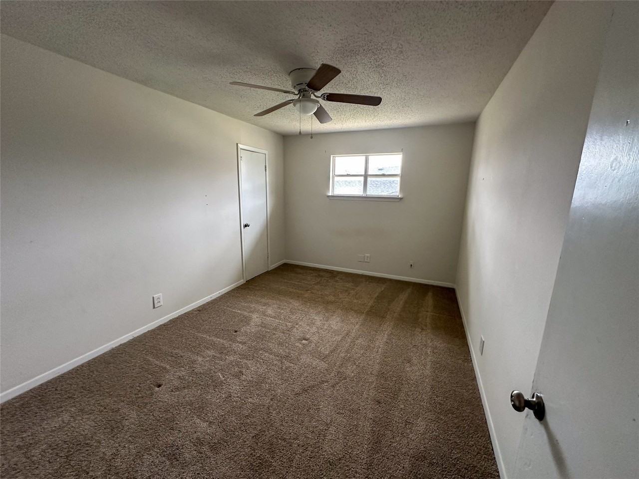 1016 W Gandy St #4 - Photo 4 of 11