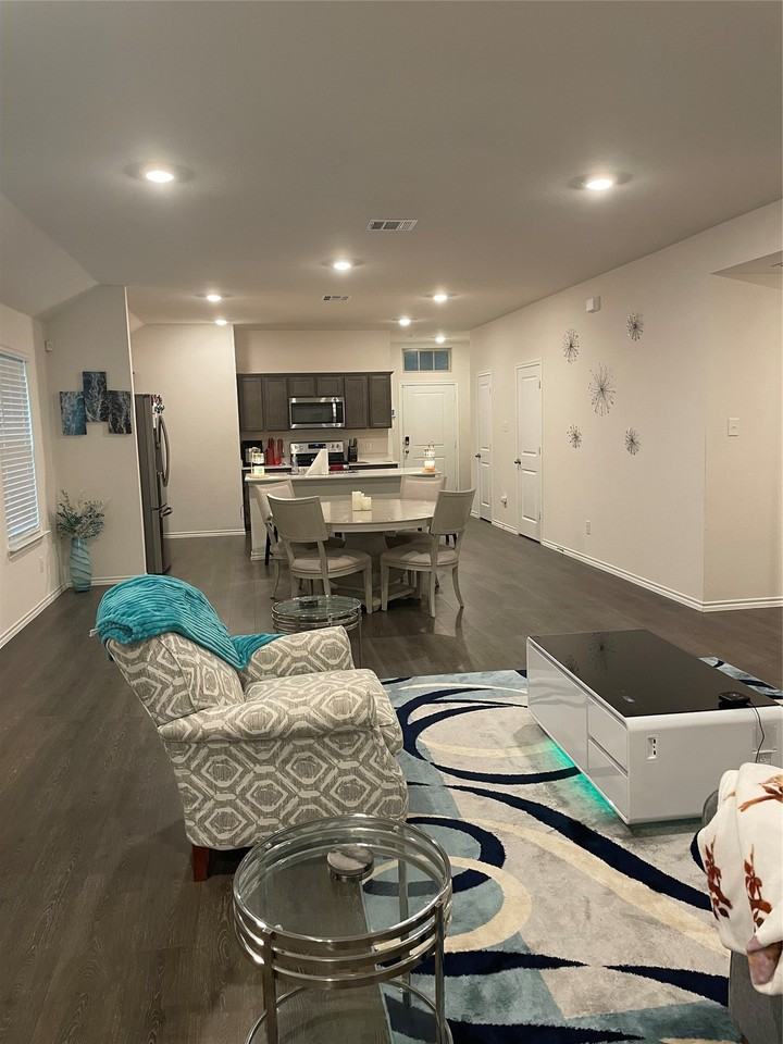 468 Unbridled Rd - Photo 2 of 10