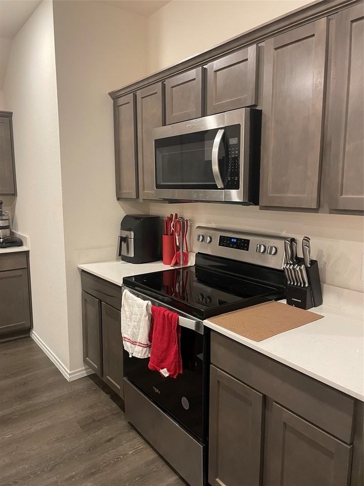 468 Unbridled Rd - Photo 4 of 10