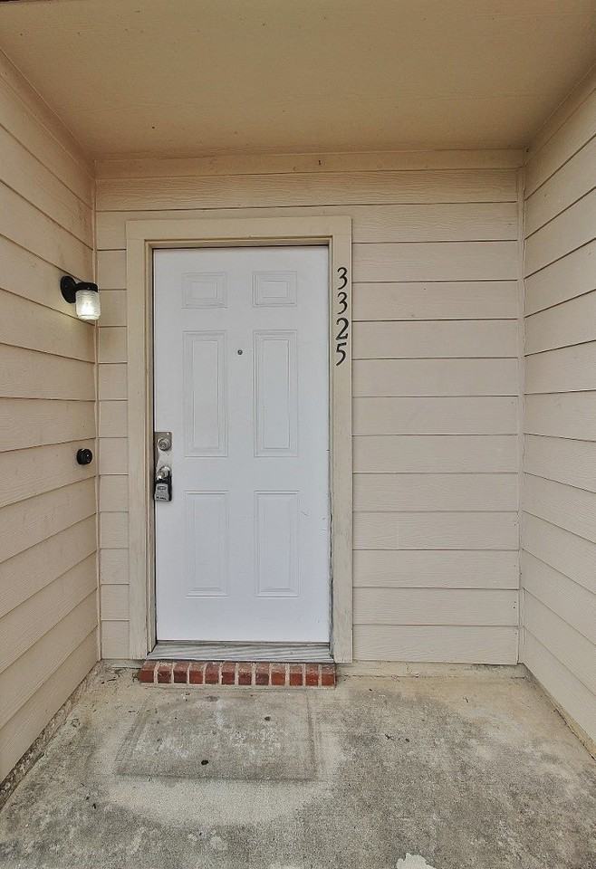 3325 Tioga St - Photo 2 of 23