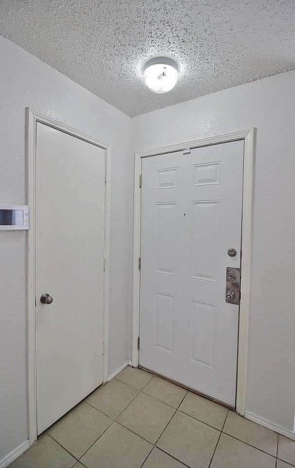 3325 Tioga St - Photo 3 of 23