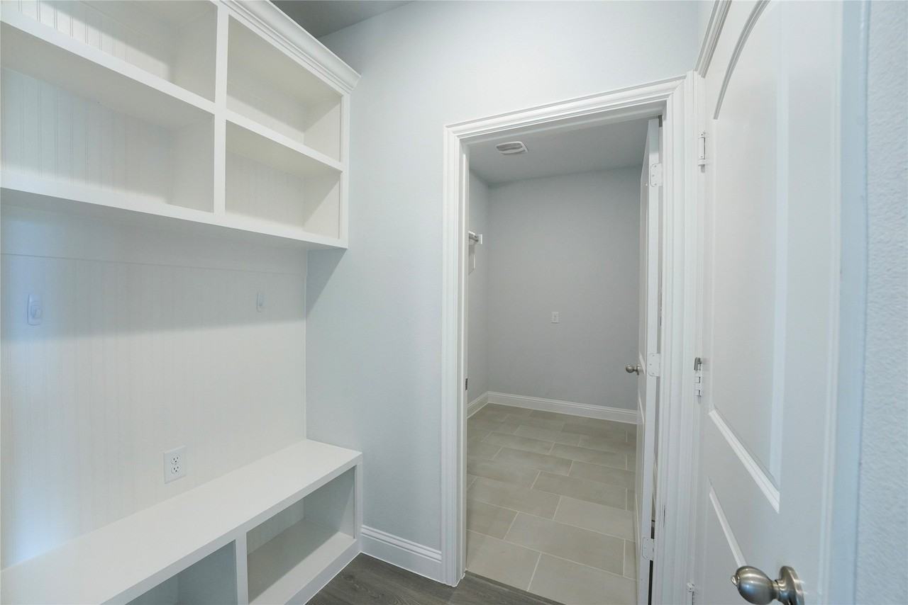 3324 Wildwood Dr - Photo 4 of 28