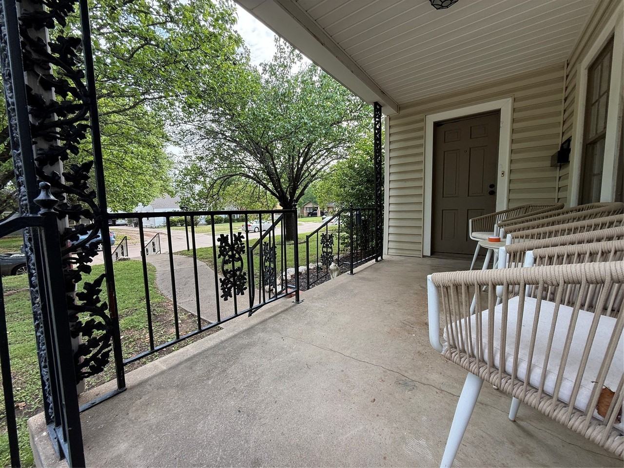 2517 Honeysuckle Ave - Photo 4 of 40