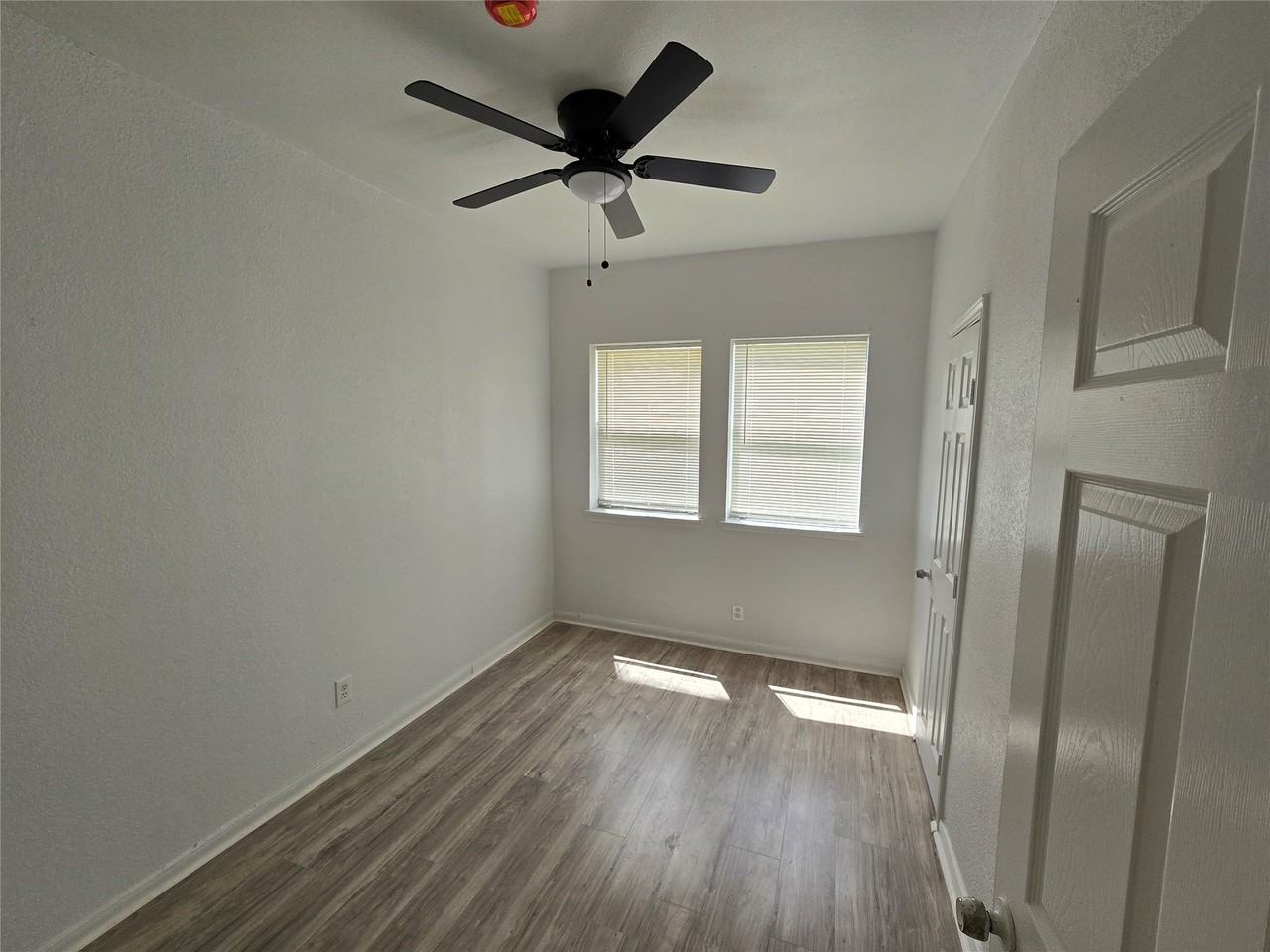 5004 E Side Ave #103 - Photo 5 of 6