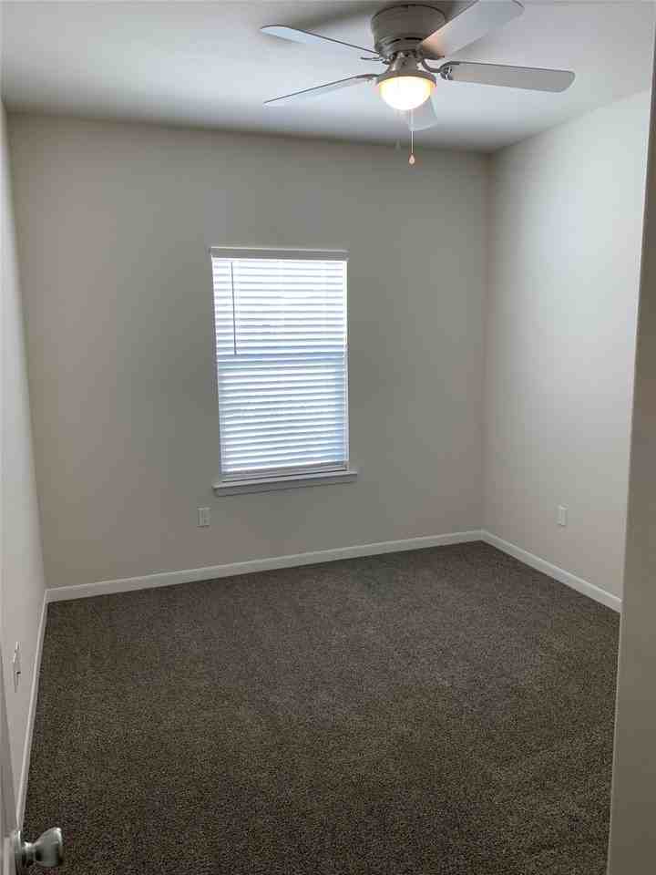 2313 N Hickory St - Photo 4 of 9
