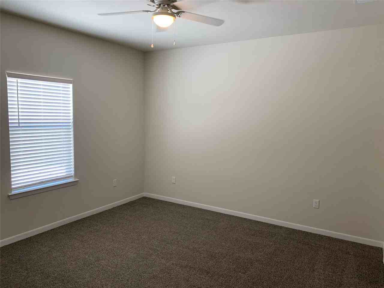 2313 N Hickory St - Photo 6 of 9