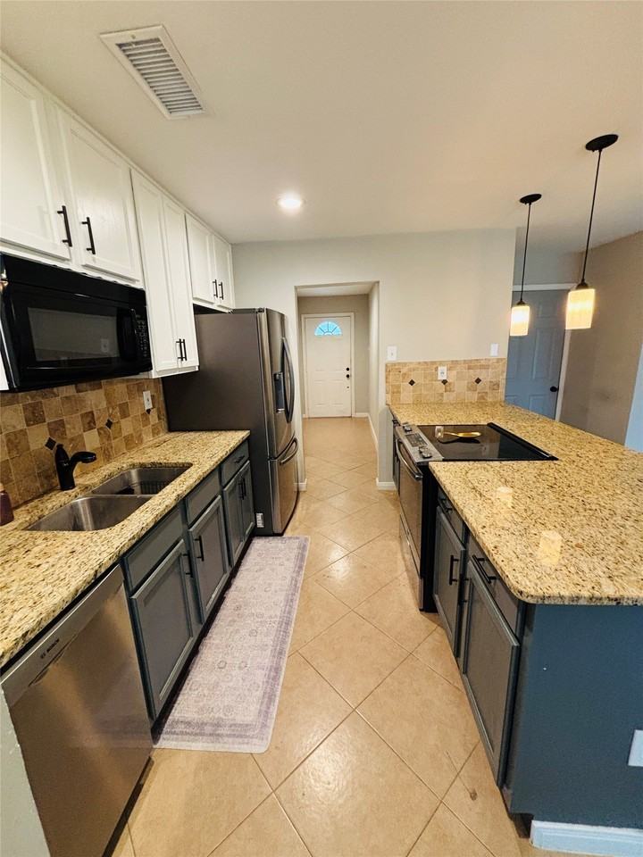 6420 Wakefield Rd - Photo 5 of 15