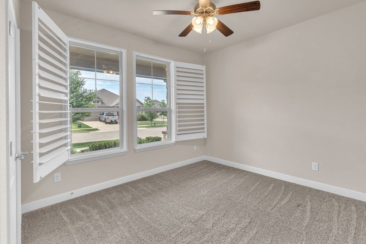 2336 Shorthorn Dr - Photo 5 of 37