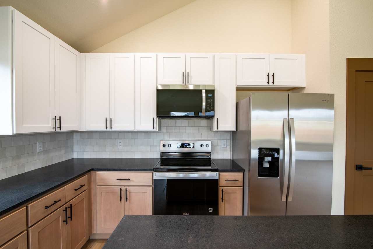 13545 Bonanza Cir - Photo 4 of 21