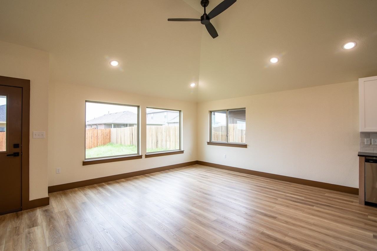 13545 Bonanza Cir - Photo 5 of 21