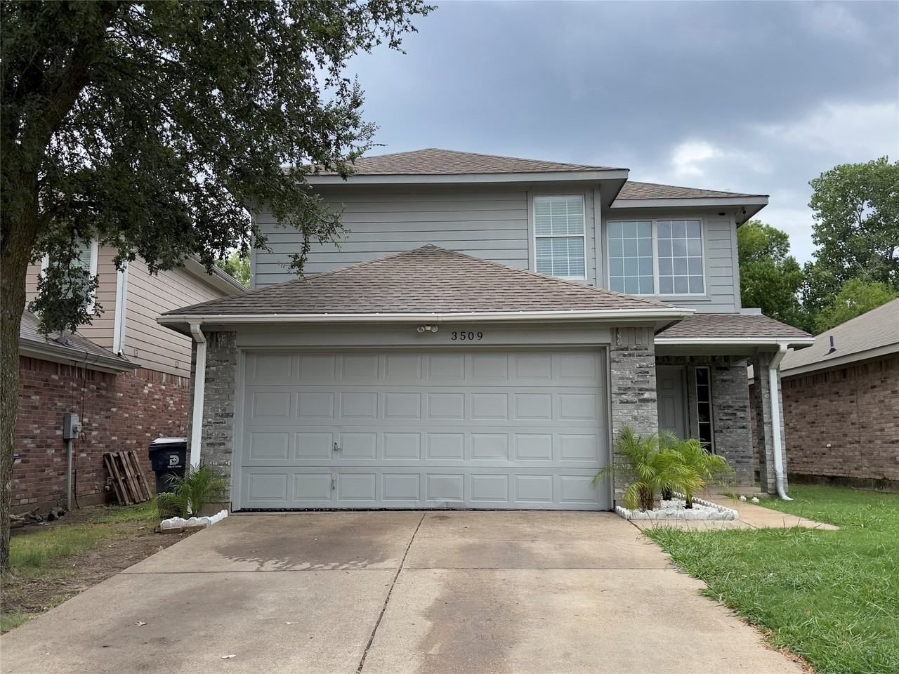 3509 Apple Valley Way - Photo 2 of 8