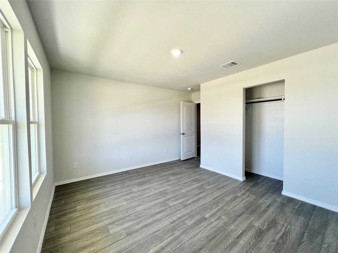 544 Quail Meadows Dr - Photo 5 of 34