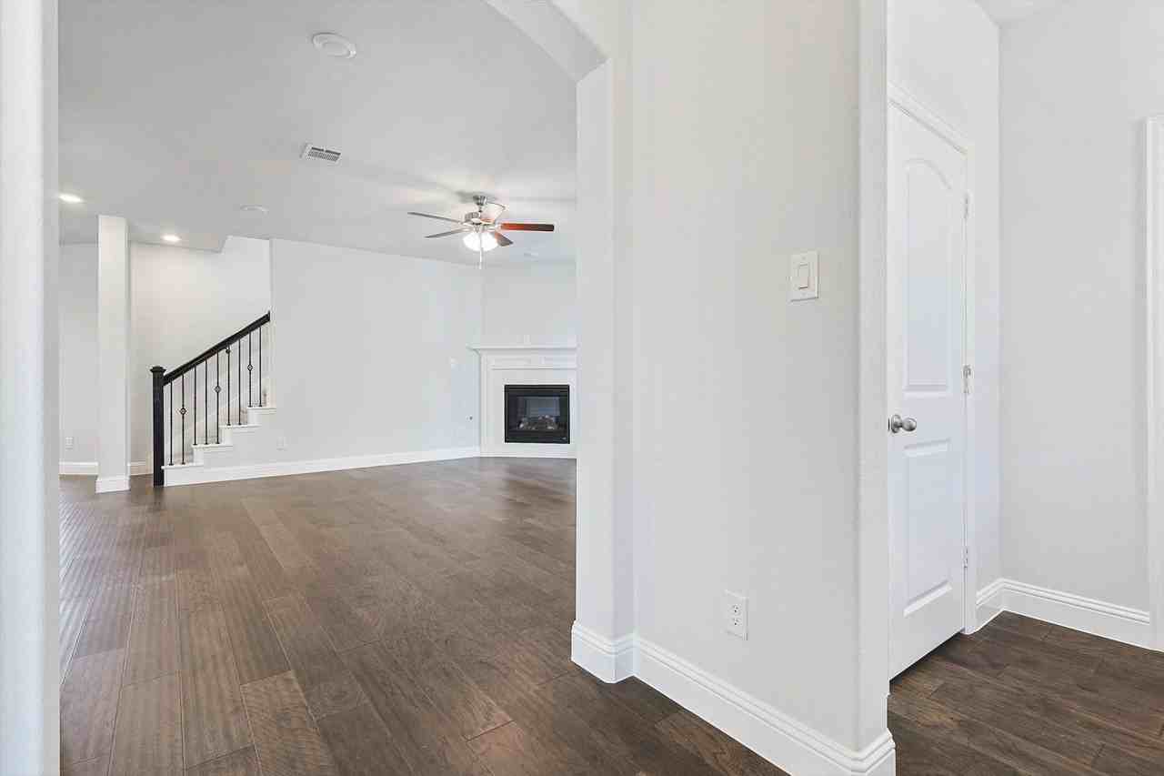 1752 Blakely Pl - Photo 6 of 29