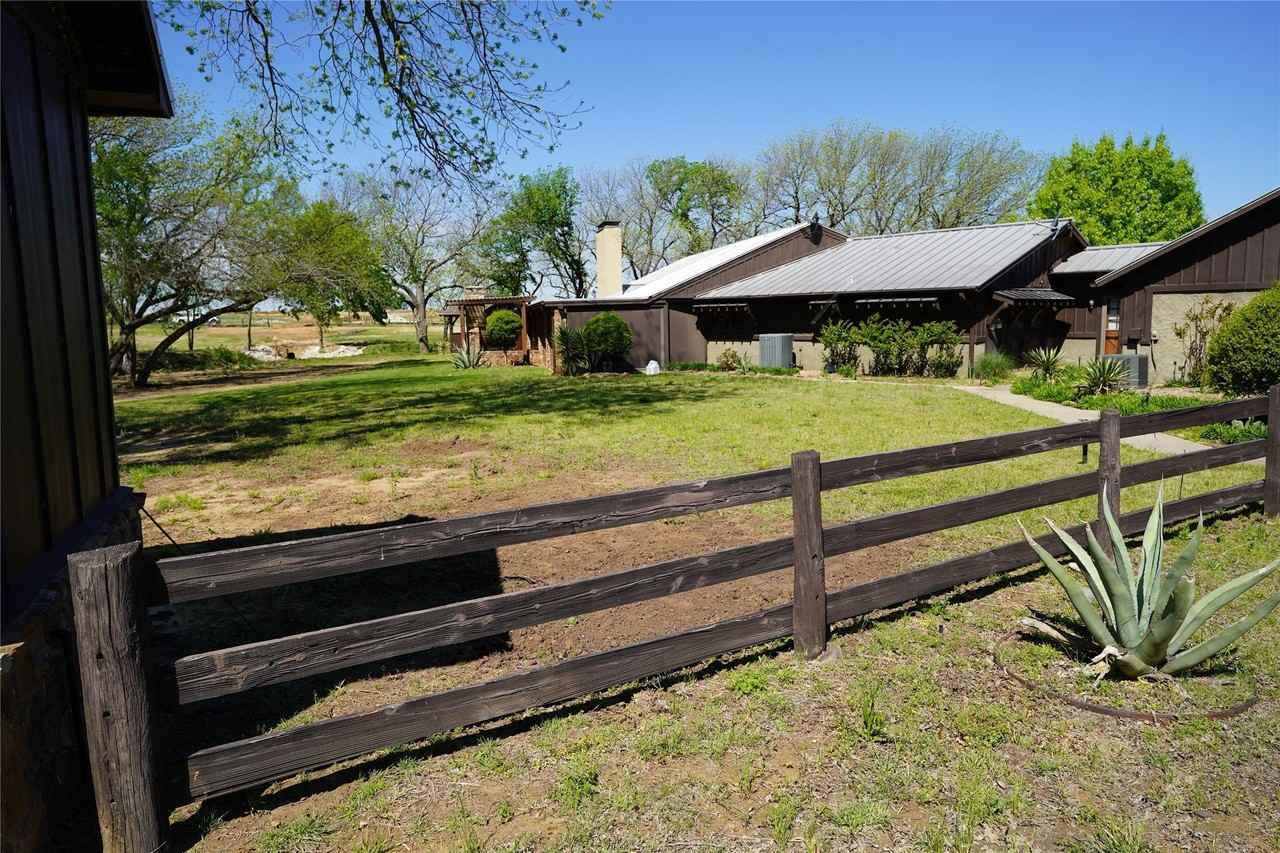 1382 Blackjack Rd E - Photo 3 of 6