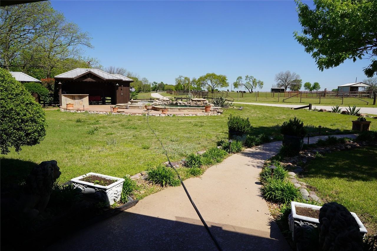 1382 Blackjack Rd E - Photo 5 of 6