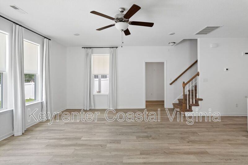 1415 Waltham Ln - Photo 5 of 23