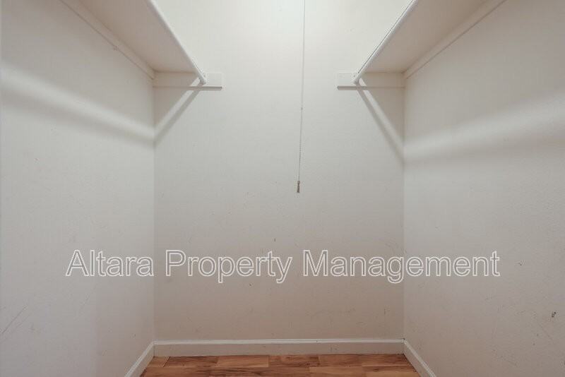 2880 S Locust St #N100 - Photo 6 of 24