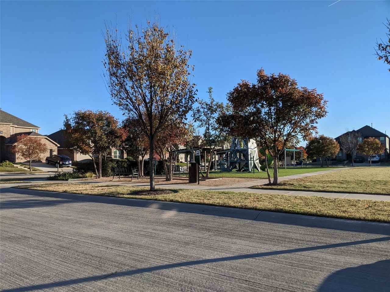 209 Meadows Dr - Photo 3 of 33