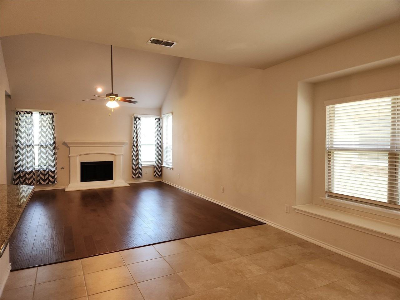 209 Meadows Dr - Photo 6 of 33