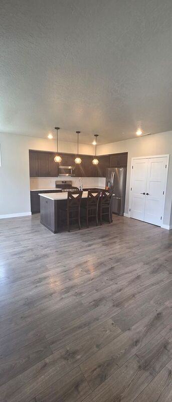 4725 Roark Dr - Photo 2 of 3