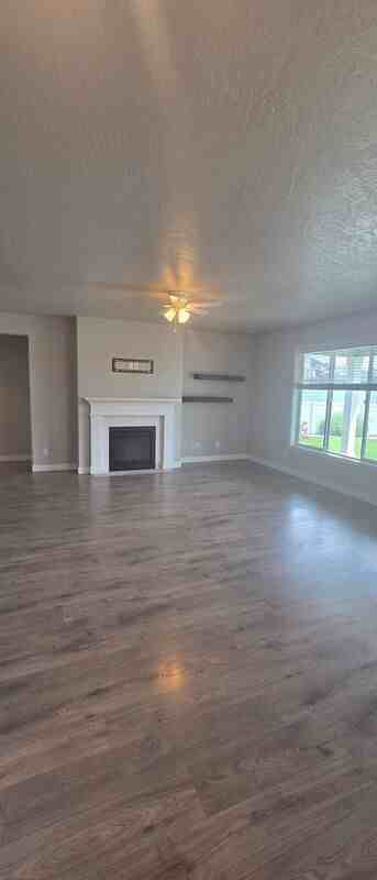 4725 Roark Dr - Photo 3 of 3