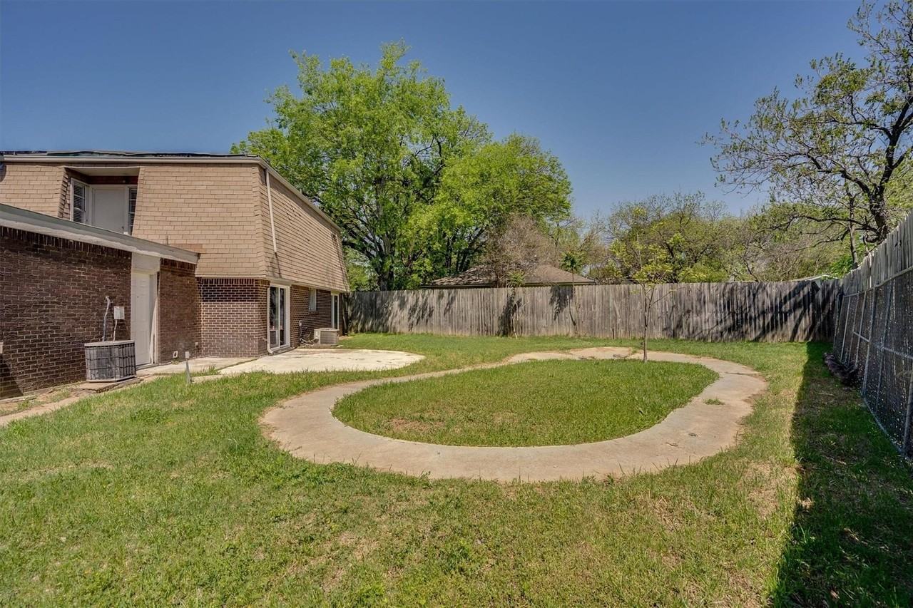 626 Arawe Cir W - Photo 4 of 25