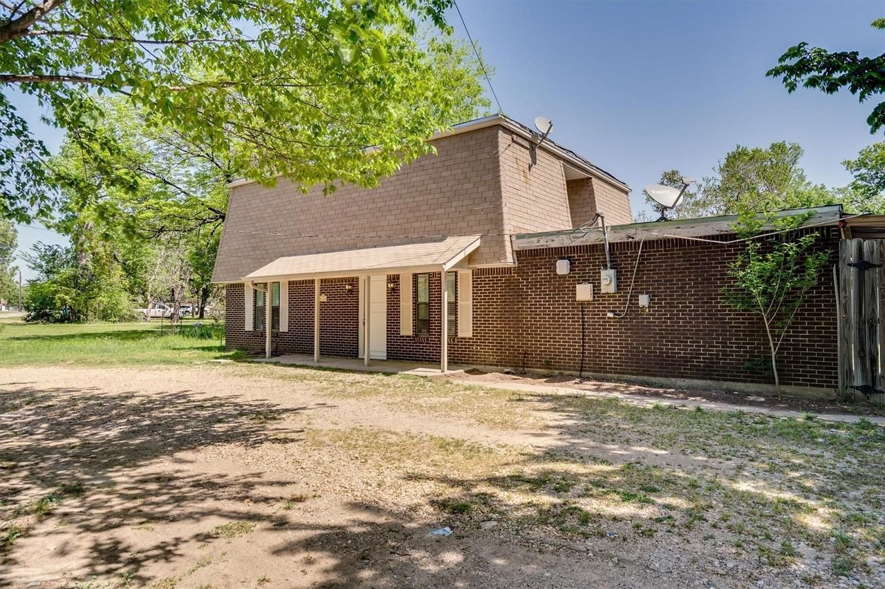 626 Arawe Cir W - Photo 5 of 25