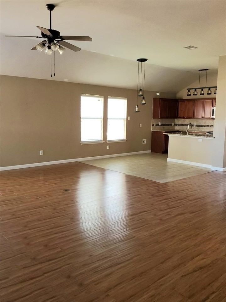 313 Magnolia Dr - Photo 4 of 13
