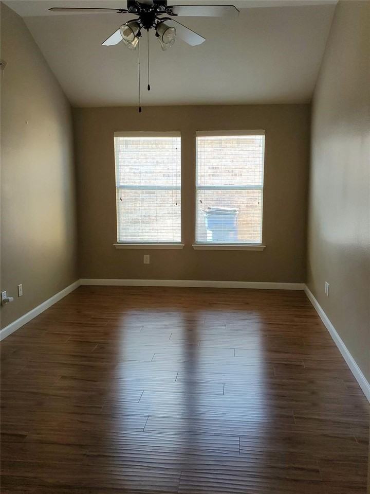313 Magnolia Dr - Photo 6 of 13