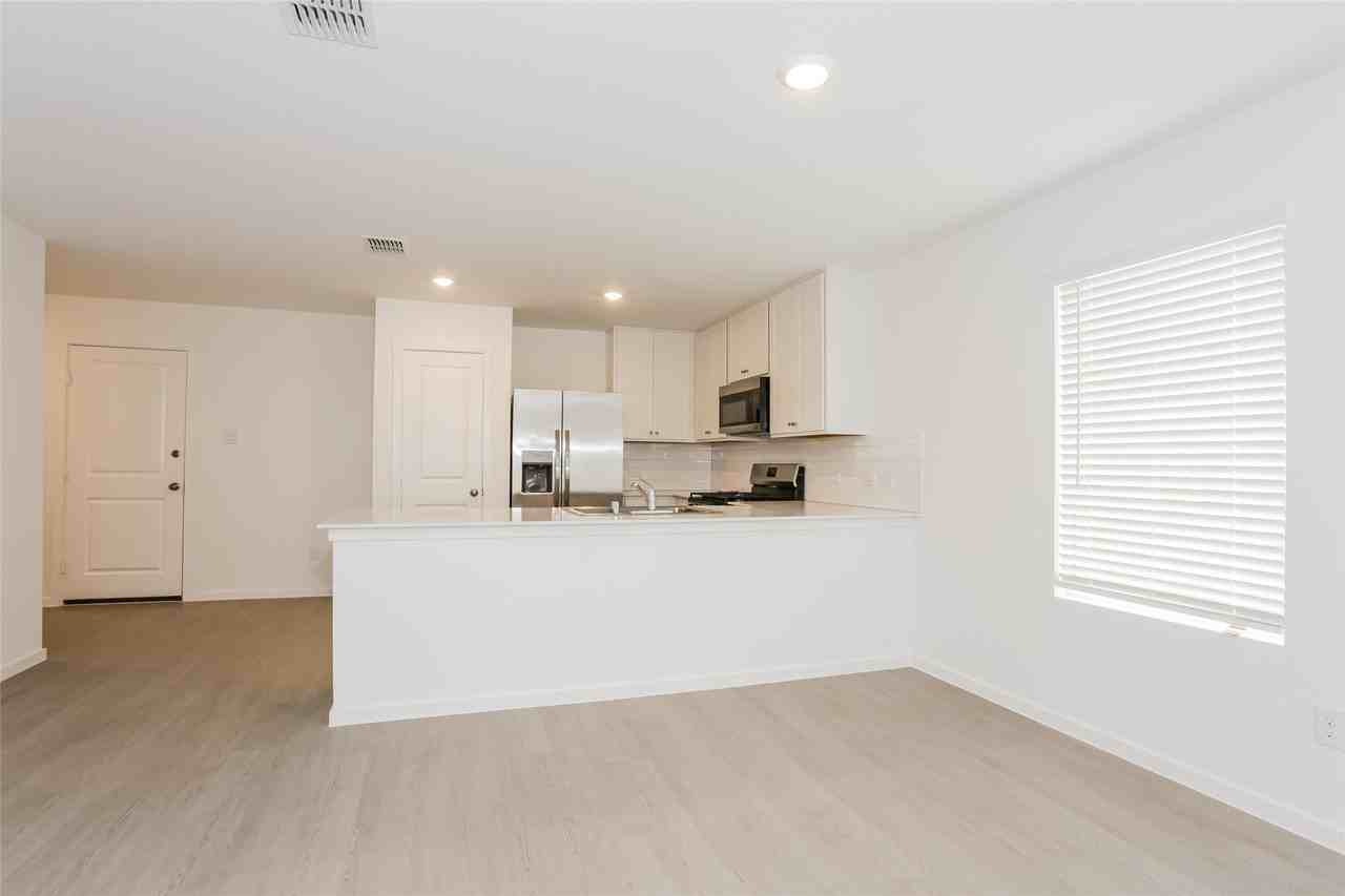 1316 Amapola Dr - Photo 3 of 25
