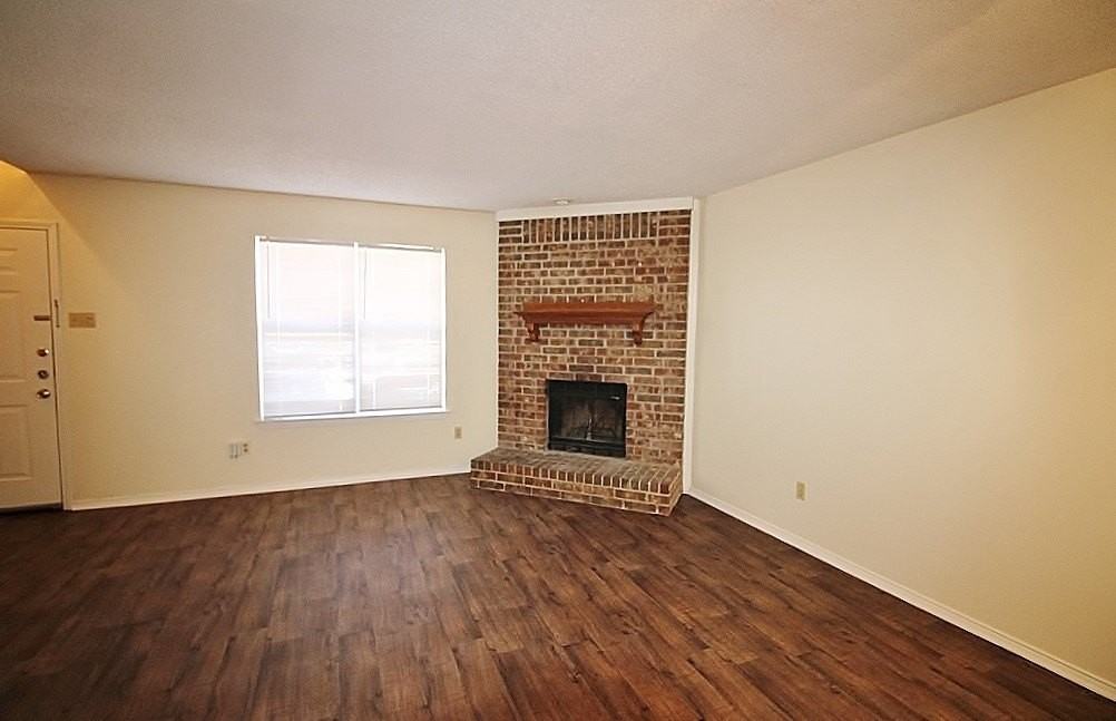 122 Country Bend Dr - Photo 2 of 12