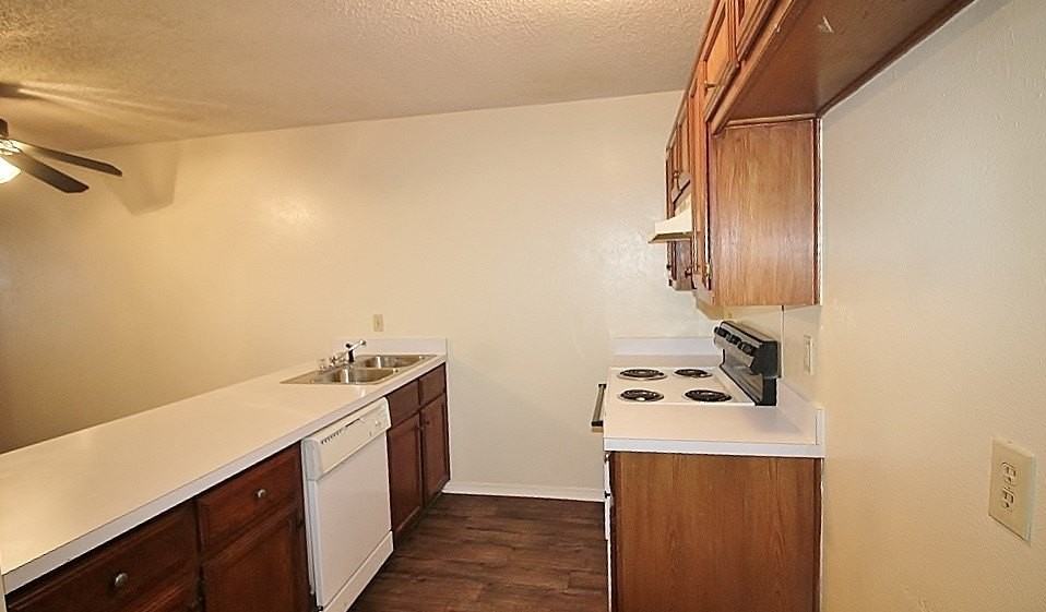 122 Country Bend Dr - Photo 5 of 12