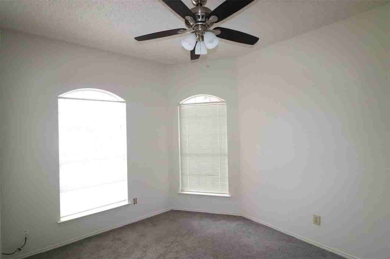 1101 Valley Branch Dr - Photo 6 of 10