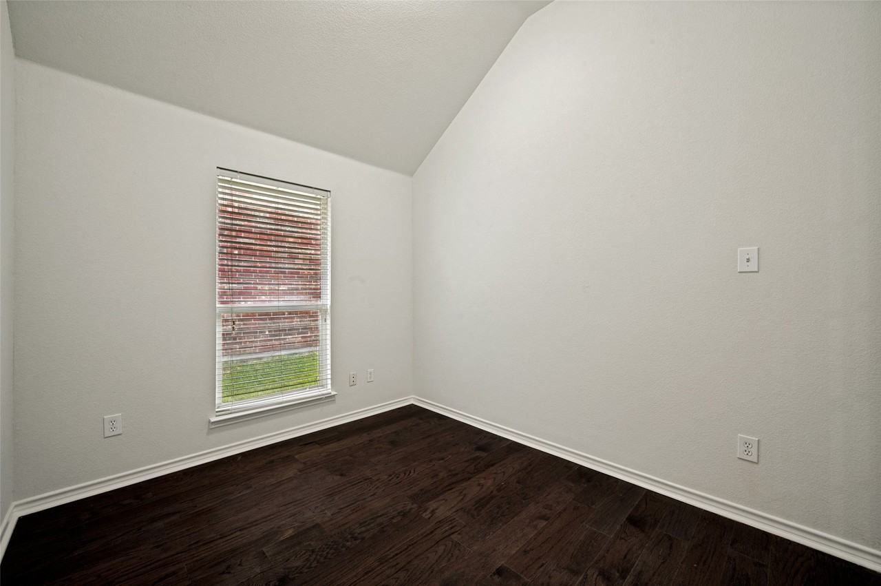 7816 Riverwalk Trl - Photo 5 of 31