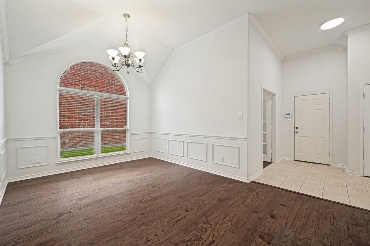 7816 Riverwalk Trl - Photo 6 of 31