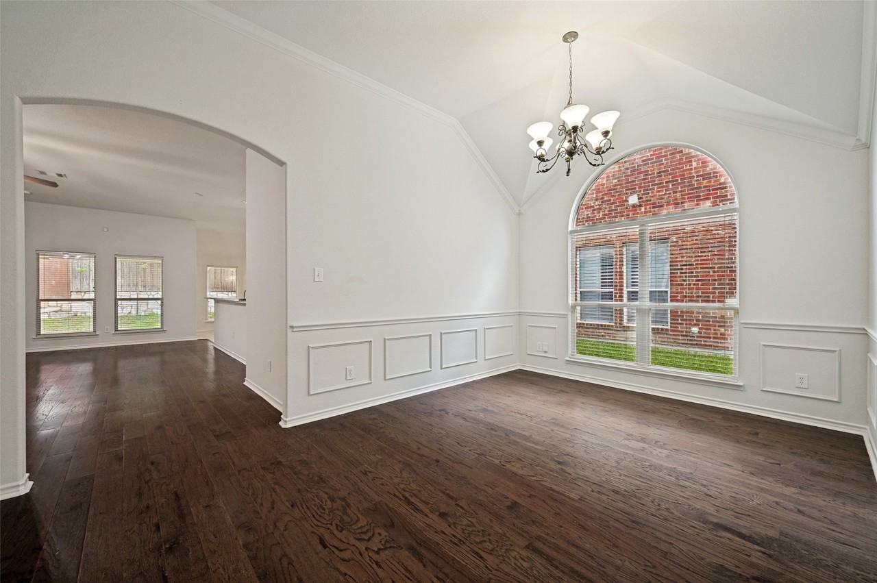 7816 Riverwalk Trl - Photo 7 of 31