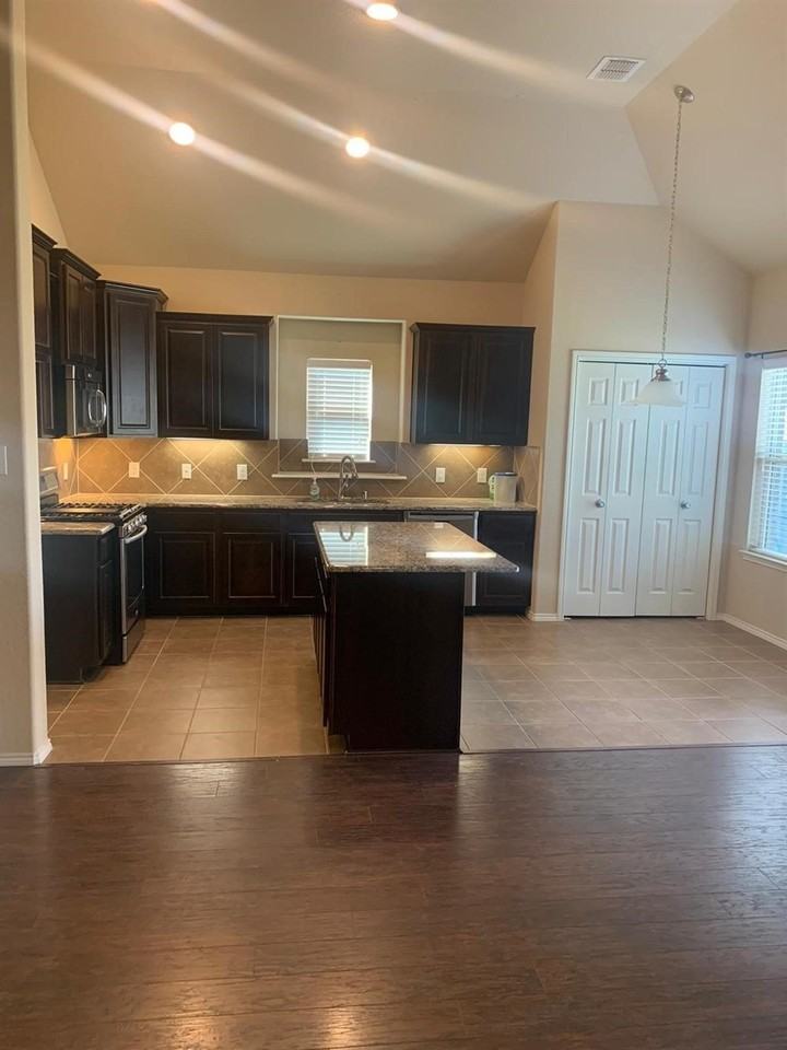 2209 Scott Creek Dr - Photo 3 of 19