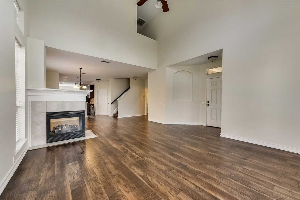 11066 Chanay Dr - Photo 4 of 20