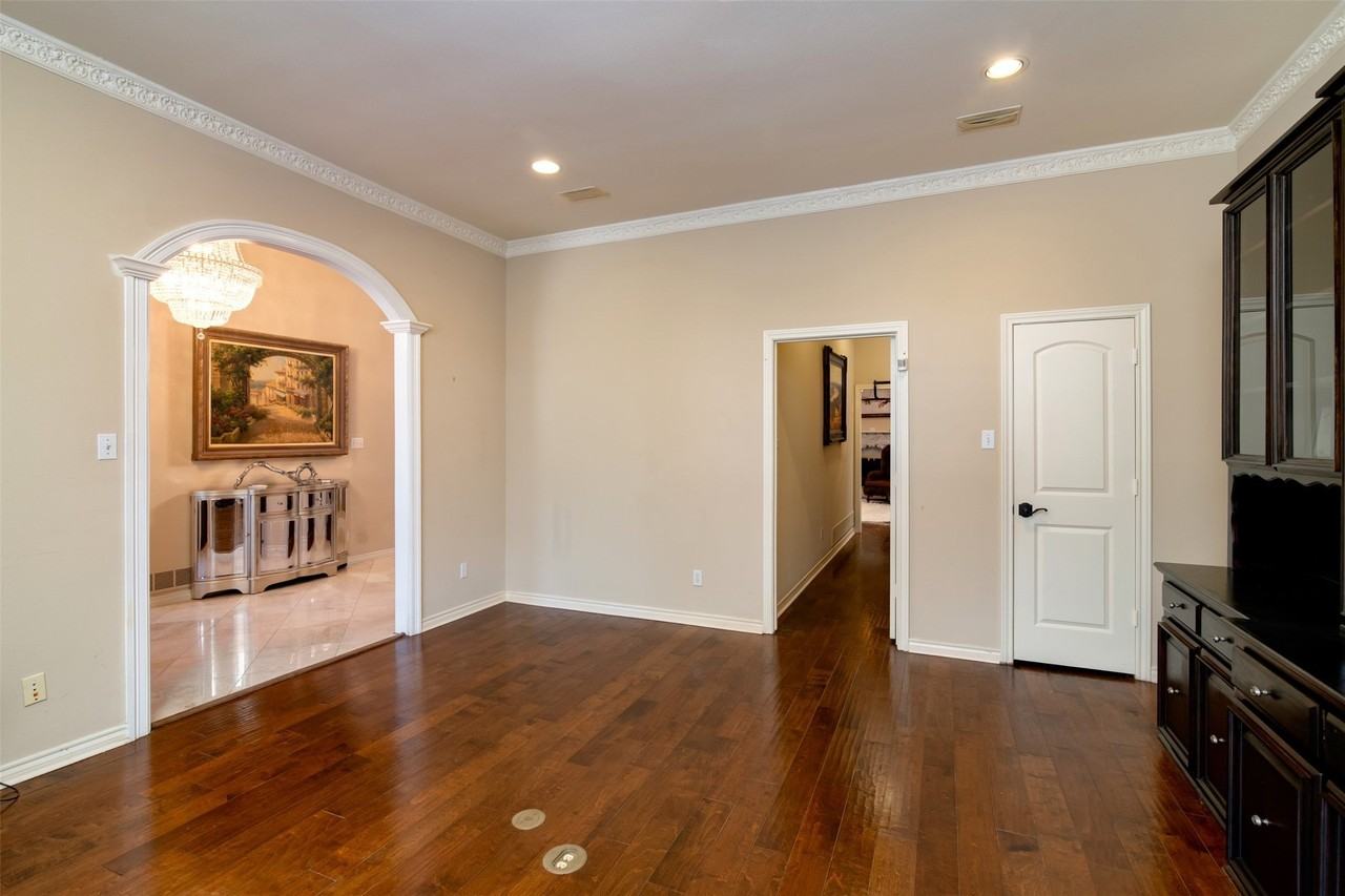 5920 Encore Dr - Photo 6 of 34