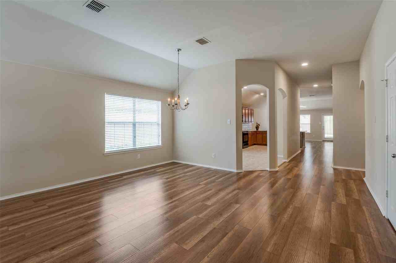 3605 Cottonwood Rd - Photo 7 of 38