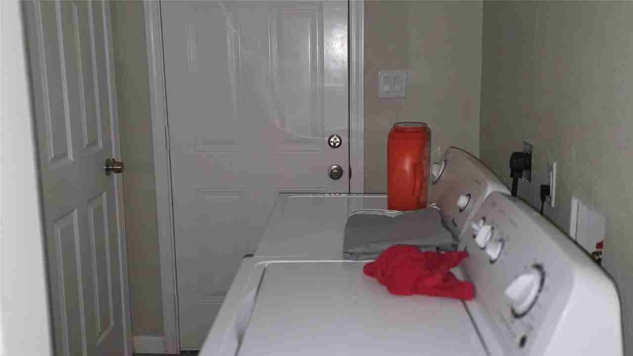 1624 Cedar St - Photo 6 of 8