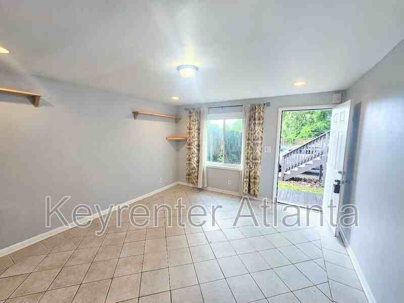 1155 United Ave Se #C - Photo 4 of 14