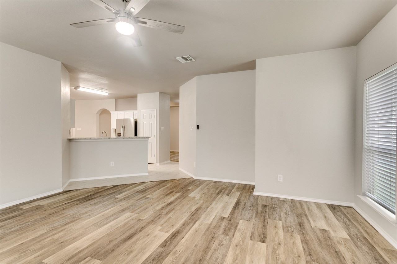 9705 Hedge Bell Dr - Photo 2 of 24