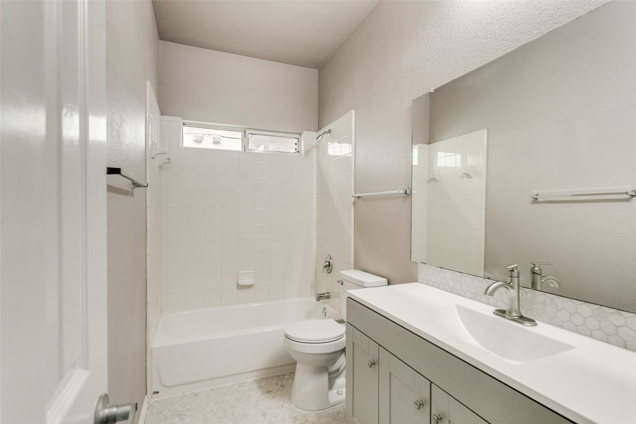 9705 Hedge Bell Dr - Photo 5 of 24