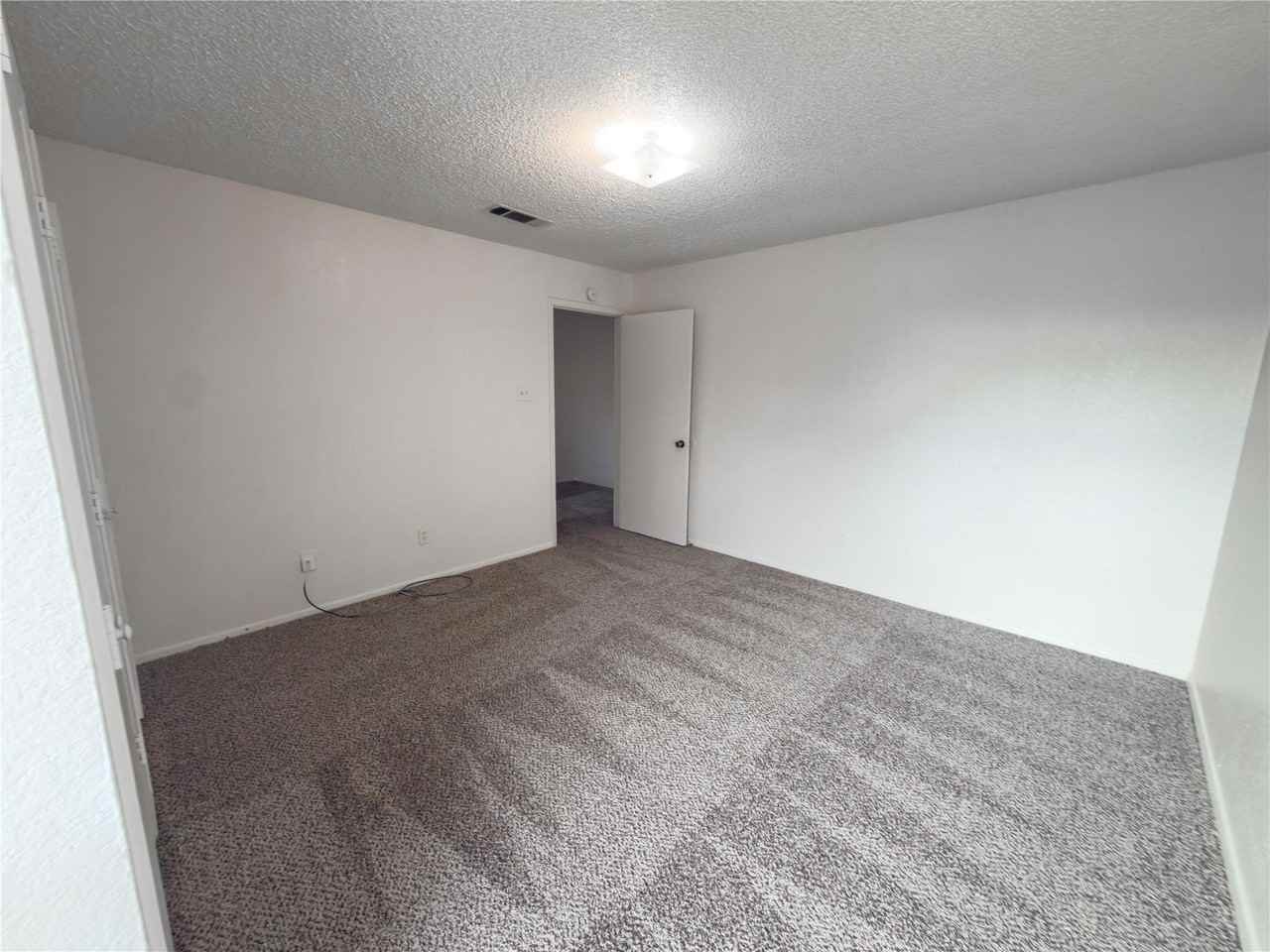 4825 Diaz Ave #3 - Photo 6 of 8
